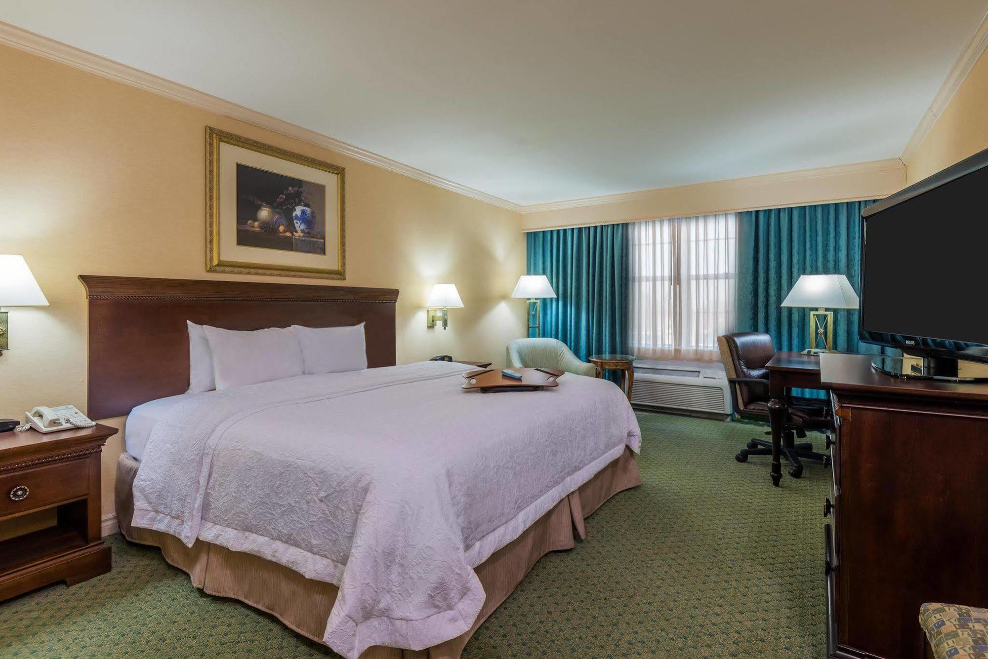Hampton Inn Buffalo-Уилямсвил Екстериор снимка